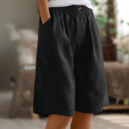 Chris – loose shorts