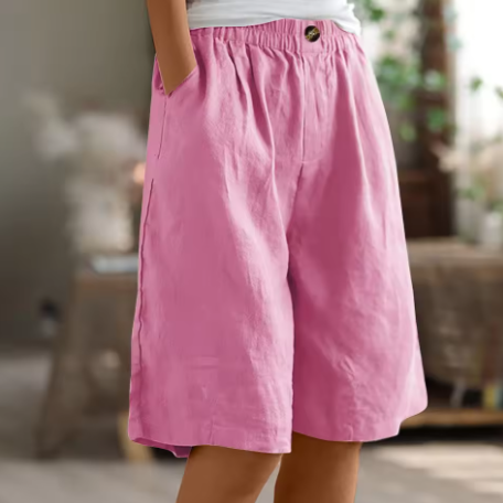 Chris – loose shorts