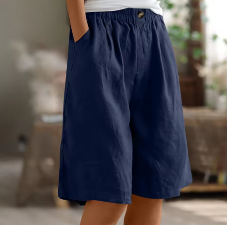 Chris – loose shorts